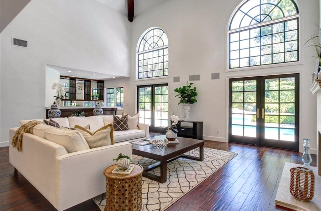 Staged traditional living room — home staging, Greater Los Angeles