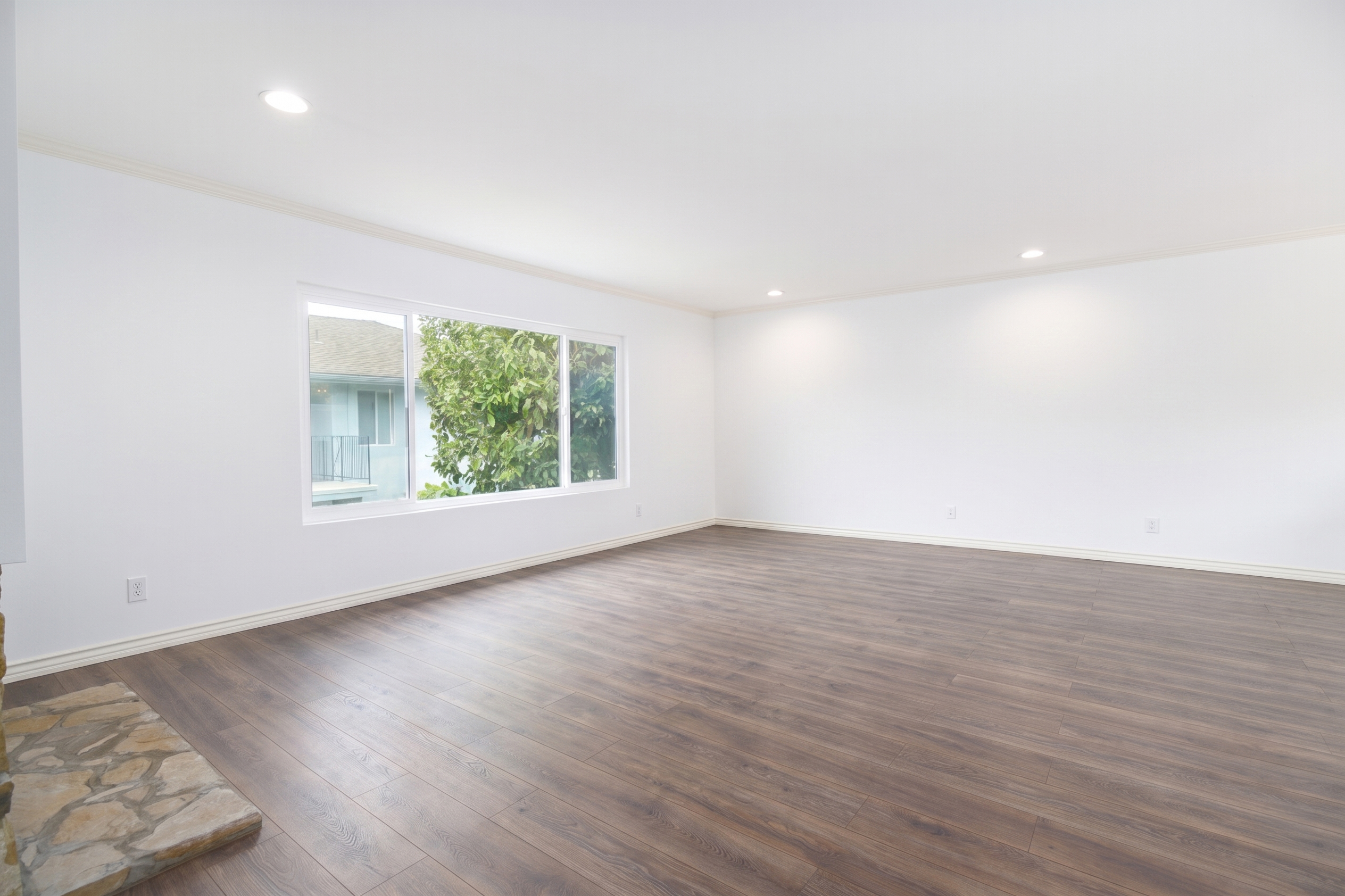 Before staging — La Cardena living room, vacant