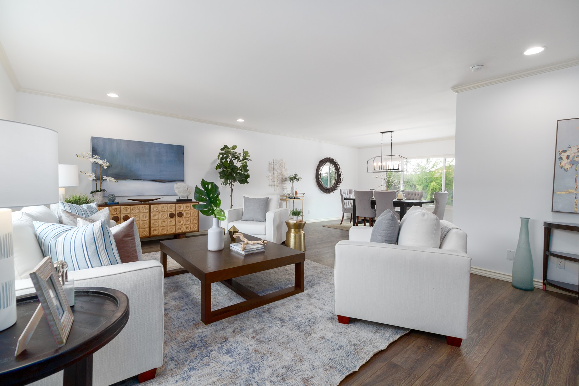 La Cardena living room